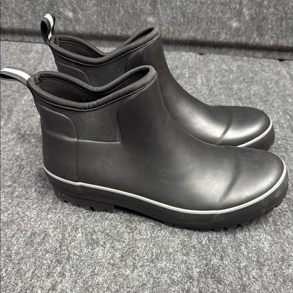 Chooka Black Ankle Boots with Red Accents - Picture 6 of 6